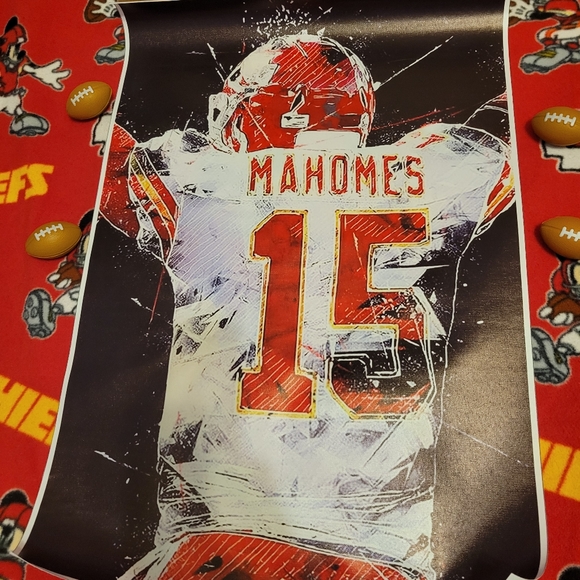 KC Chiefs Patrick Mahomes Canvas Wall Art (16x24) - Picture 4 of 5